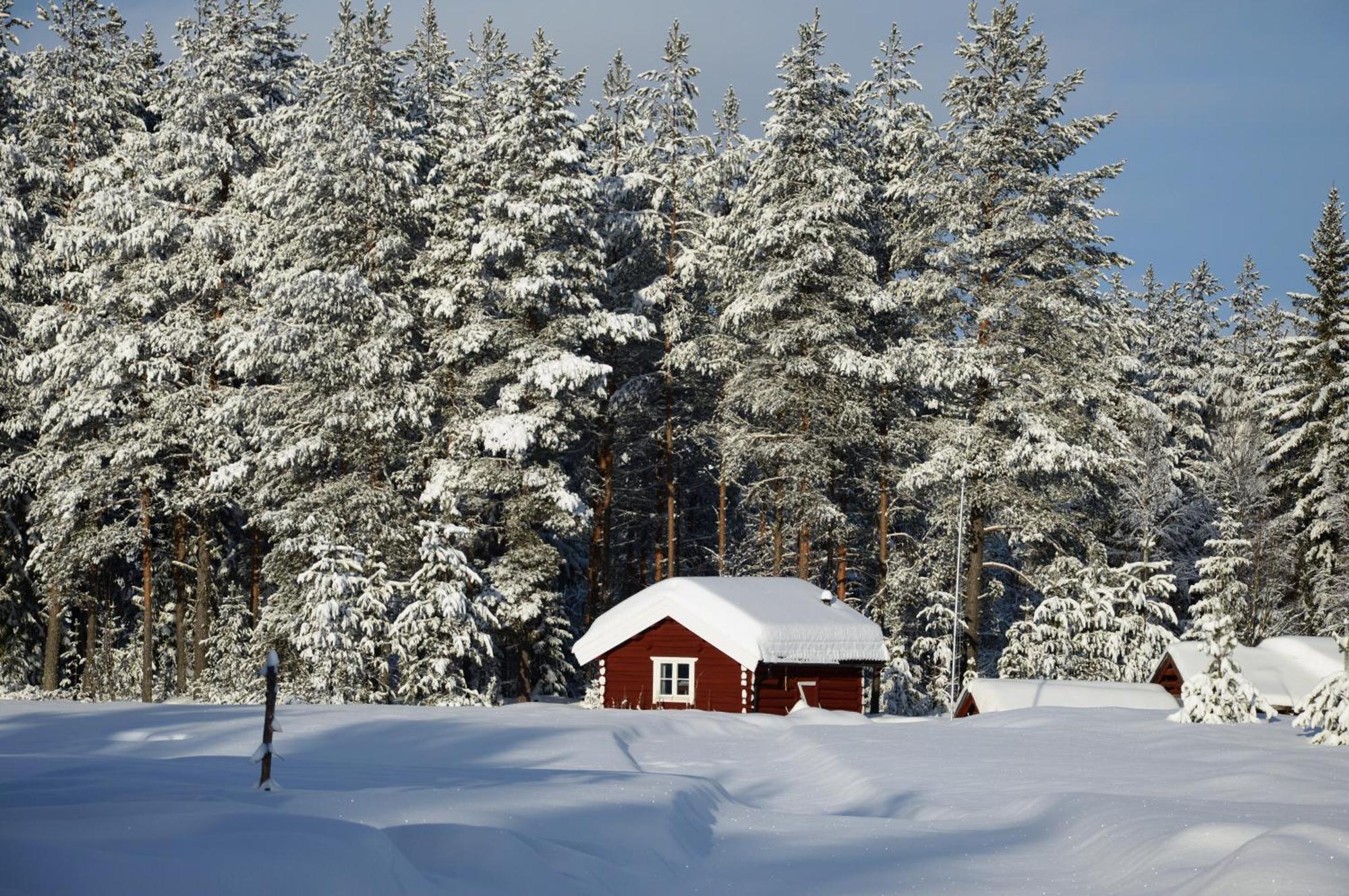 Hytte Anno 1721 Uten Internett, Strom, Vann - Men Med Rodmalt Utedo Ljordal Exterior photo